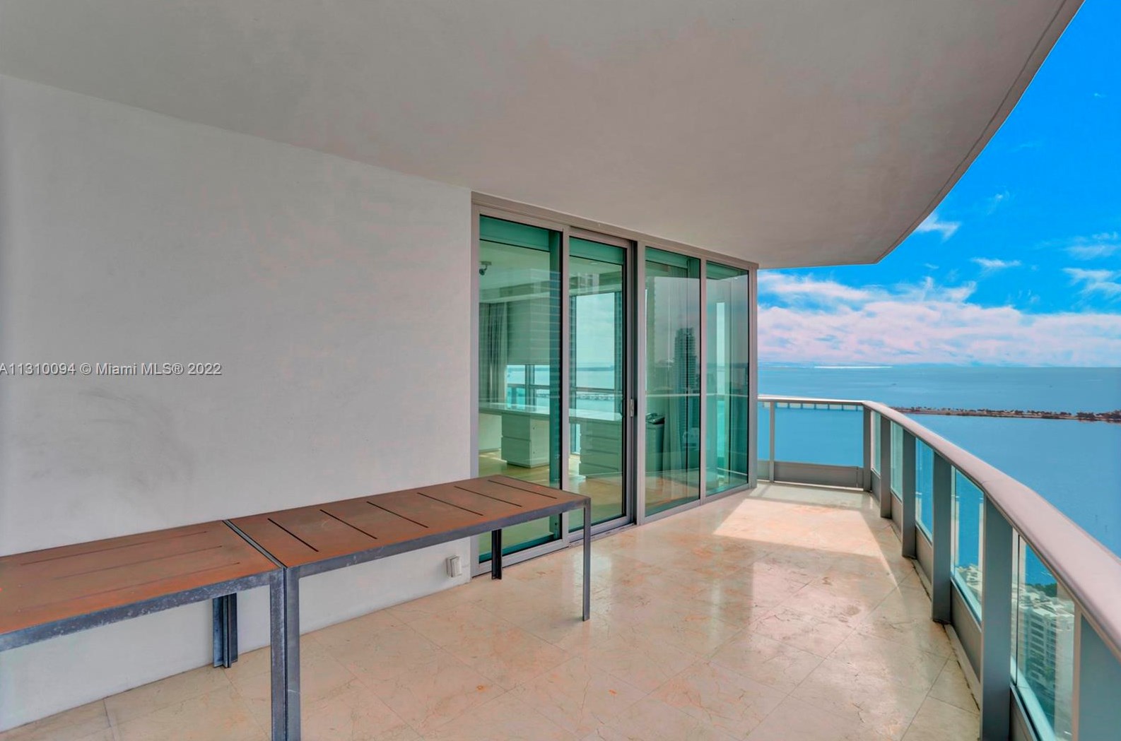 1331 Brickell Bay Dr, Miami FL 33131-3690 exterior