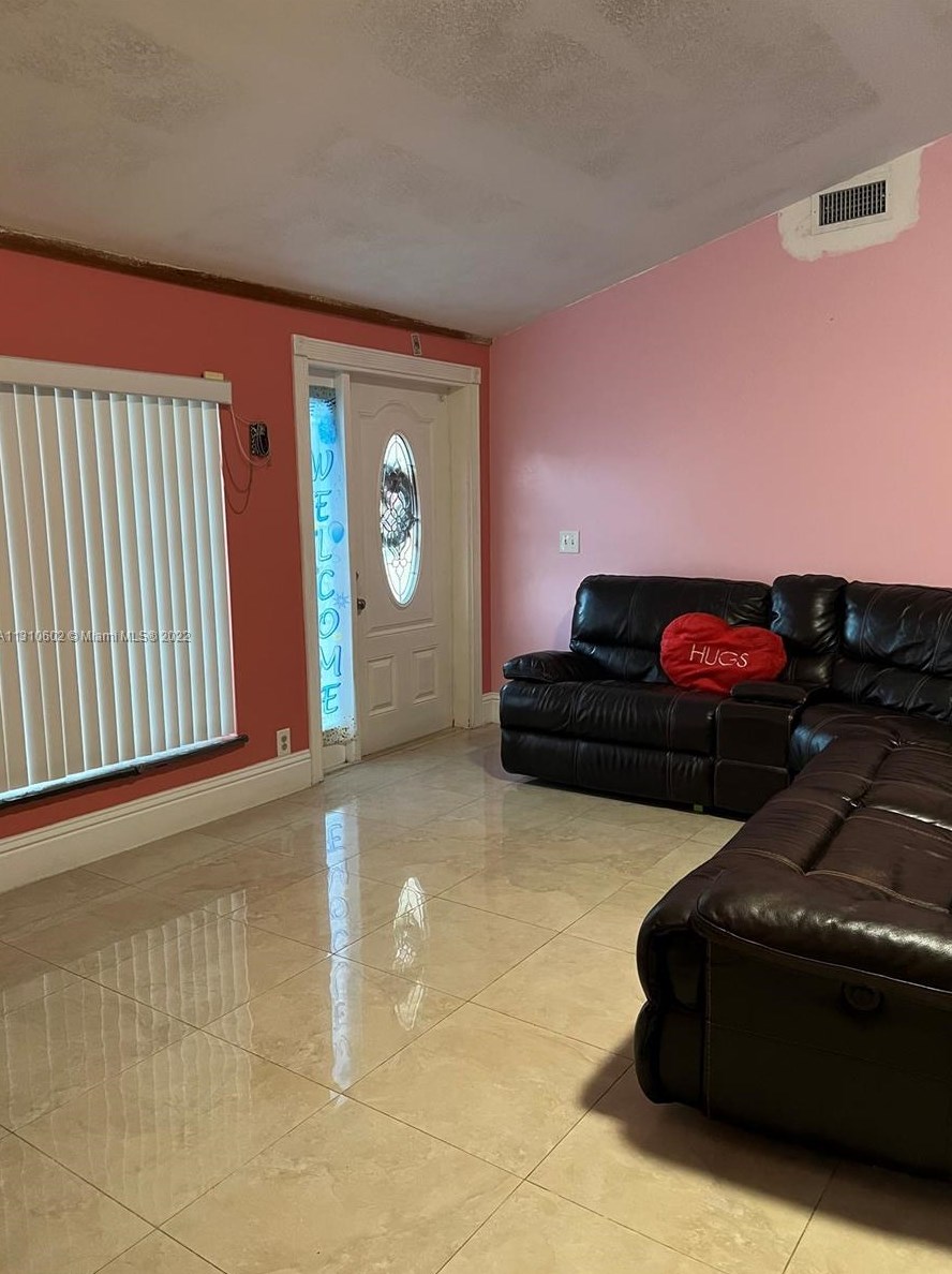 9240 Cypress Cir, Hollywood, FL 33025-2440