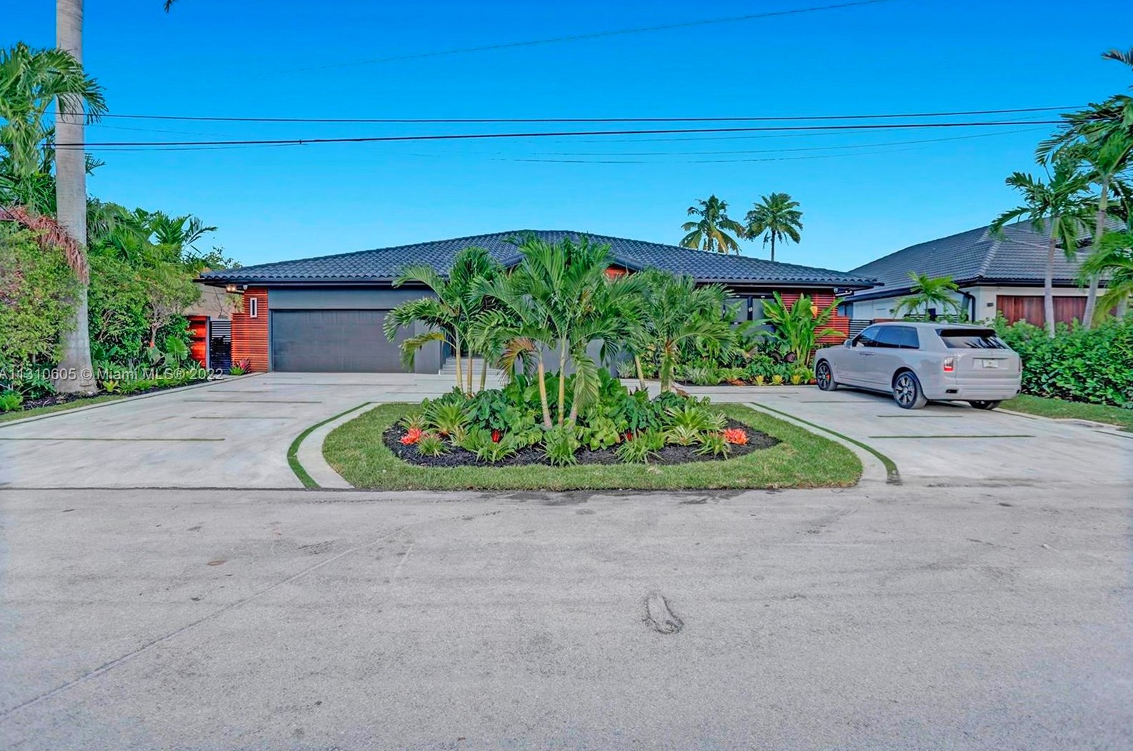 16431 34th Ave, Miami FL  33160-4110 exterior