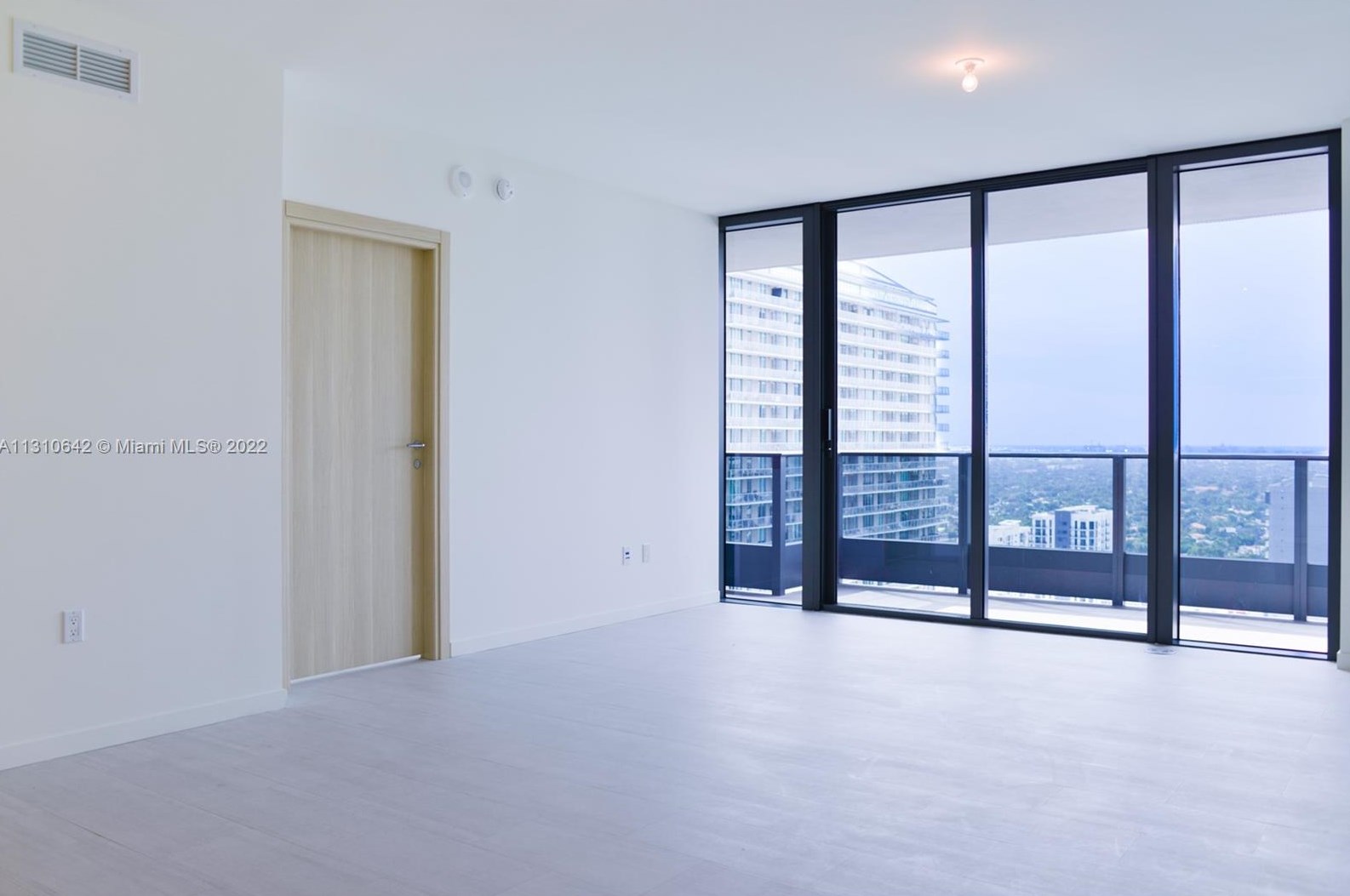 1000 Brickell Plaza #3208, Miami, FL 33131