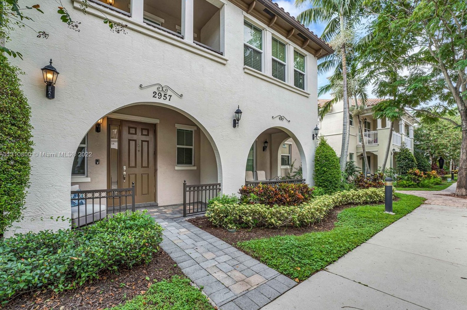 2957 St Thomas Dr, Hollywood, FL 33024