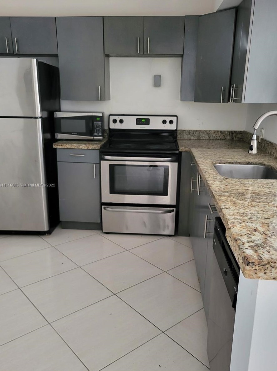 11925 Ne 2nd Ave # B411, Miami, FL
