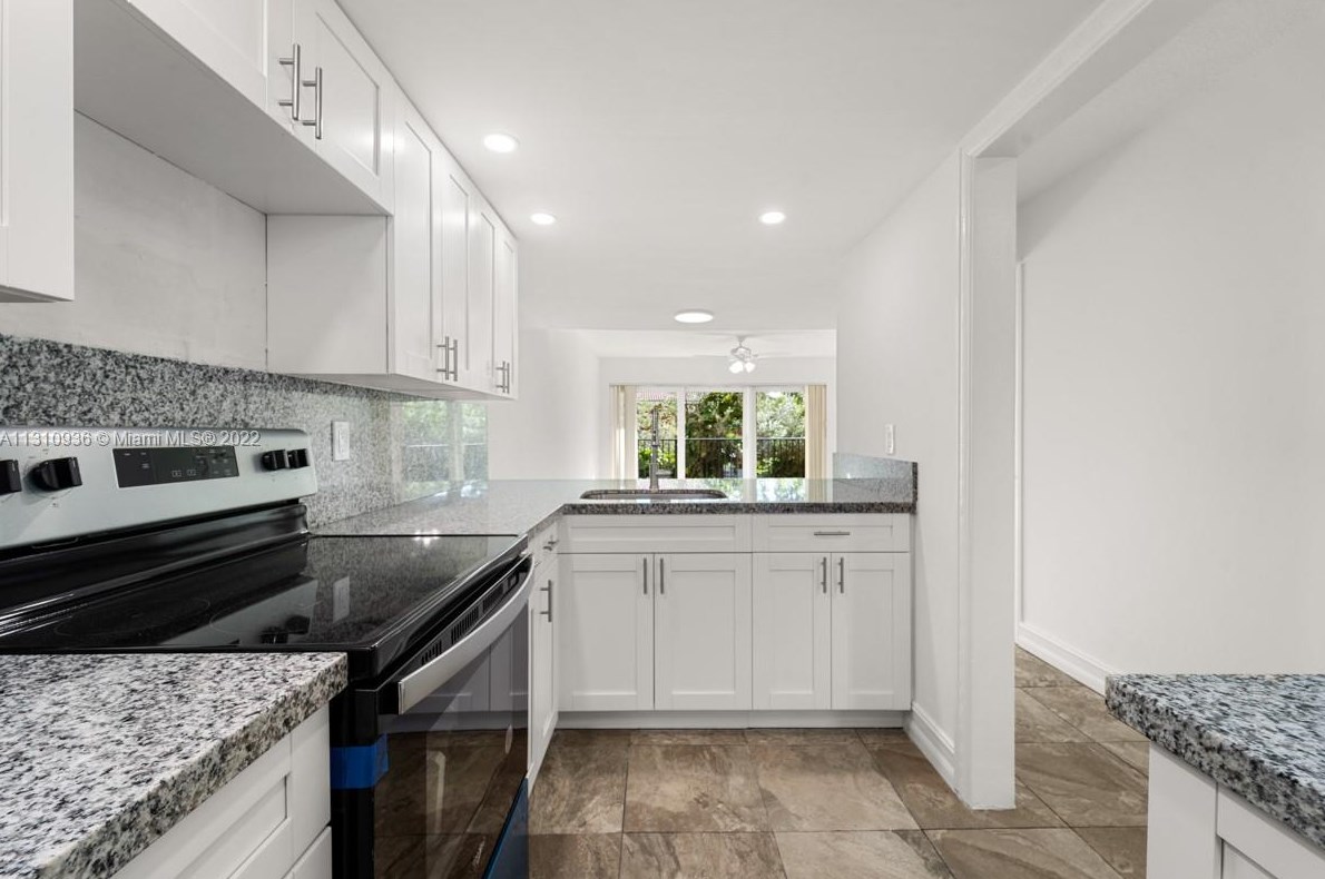 231 Nw 109th Ave Apt 215, Miami, FL 33172