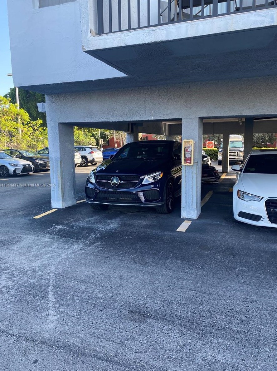 3703 166th St, Miami FL 33160-3800 exterior