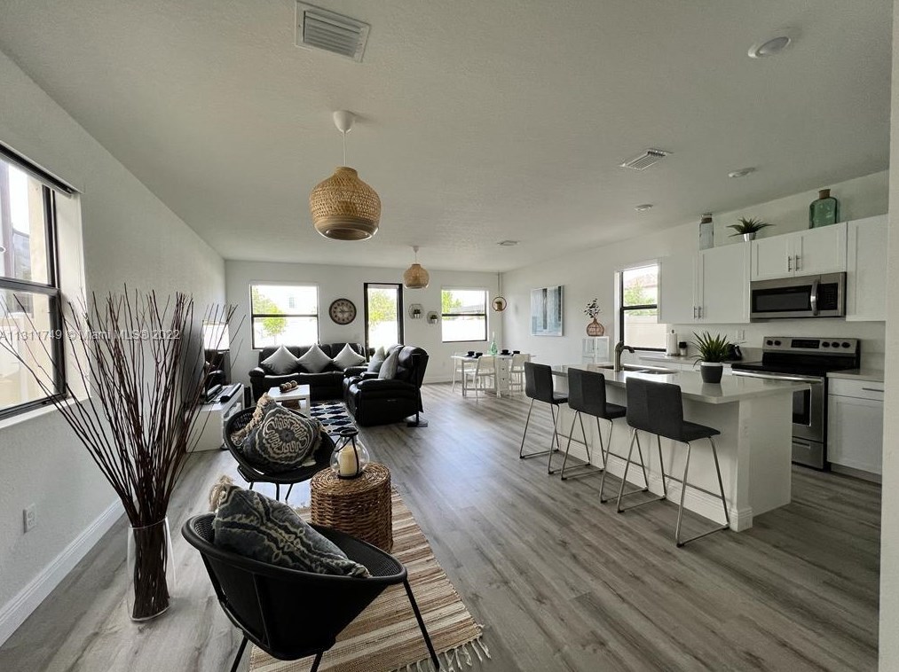 3501 W 110th Terrace, Hialeah, FL 33018