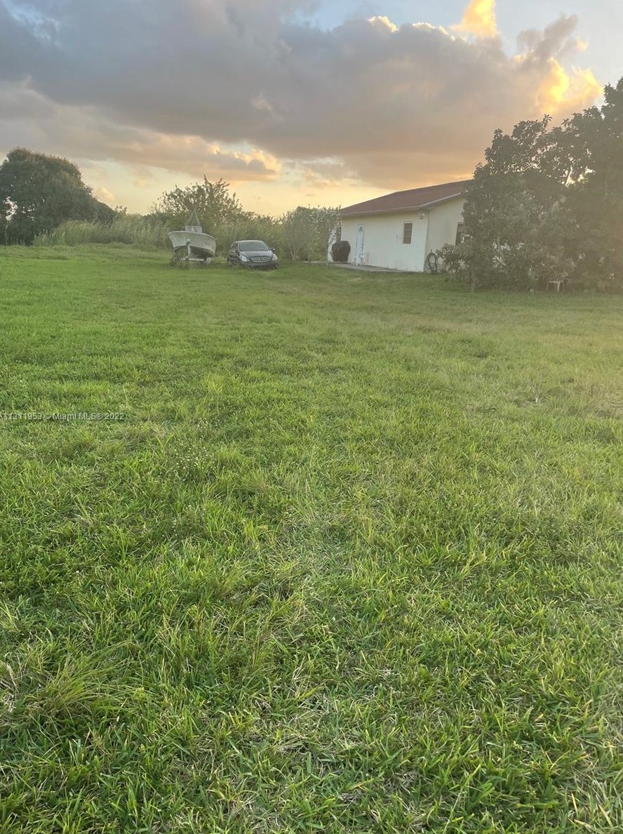 12800 203rd Ave, Miami, FL 33196-1886
