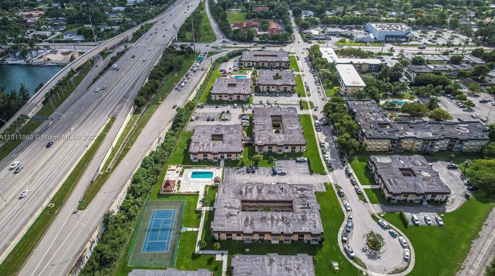 5575 77th Ct, Miami FL 33155-4398 exterior