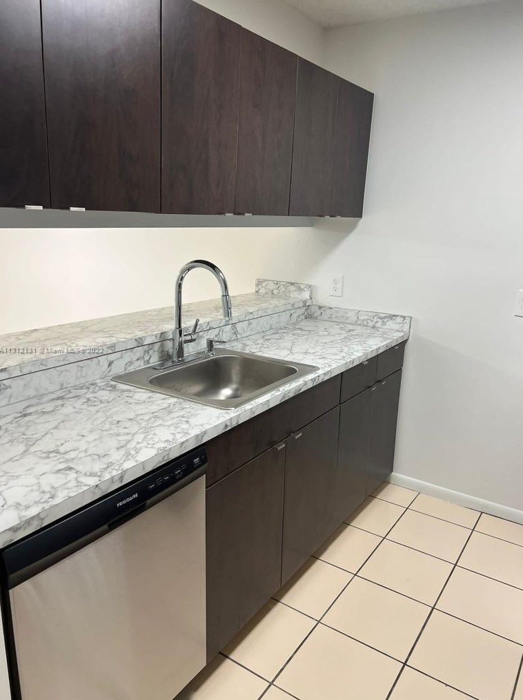 8720 N Sherman Cir #303, Hollywood, FL 33025