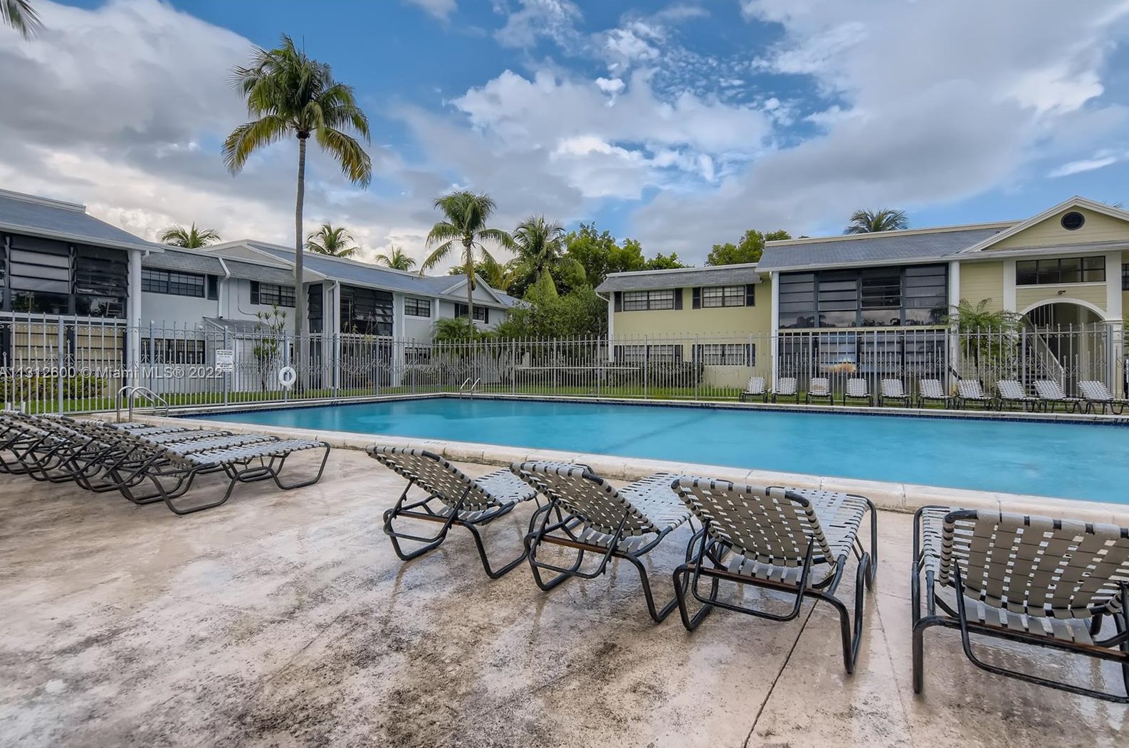 805 199th St, Miami FL  33169-2847 exterior