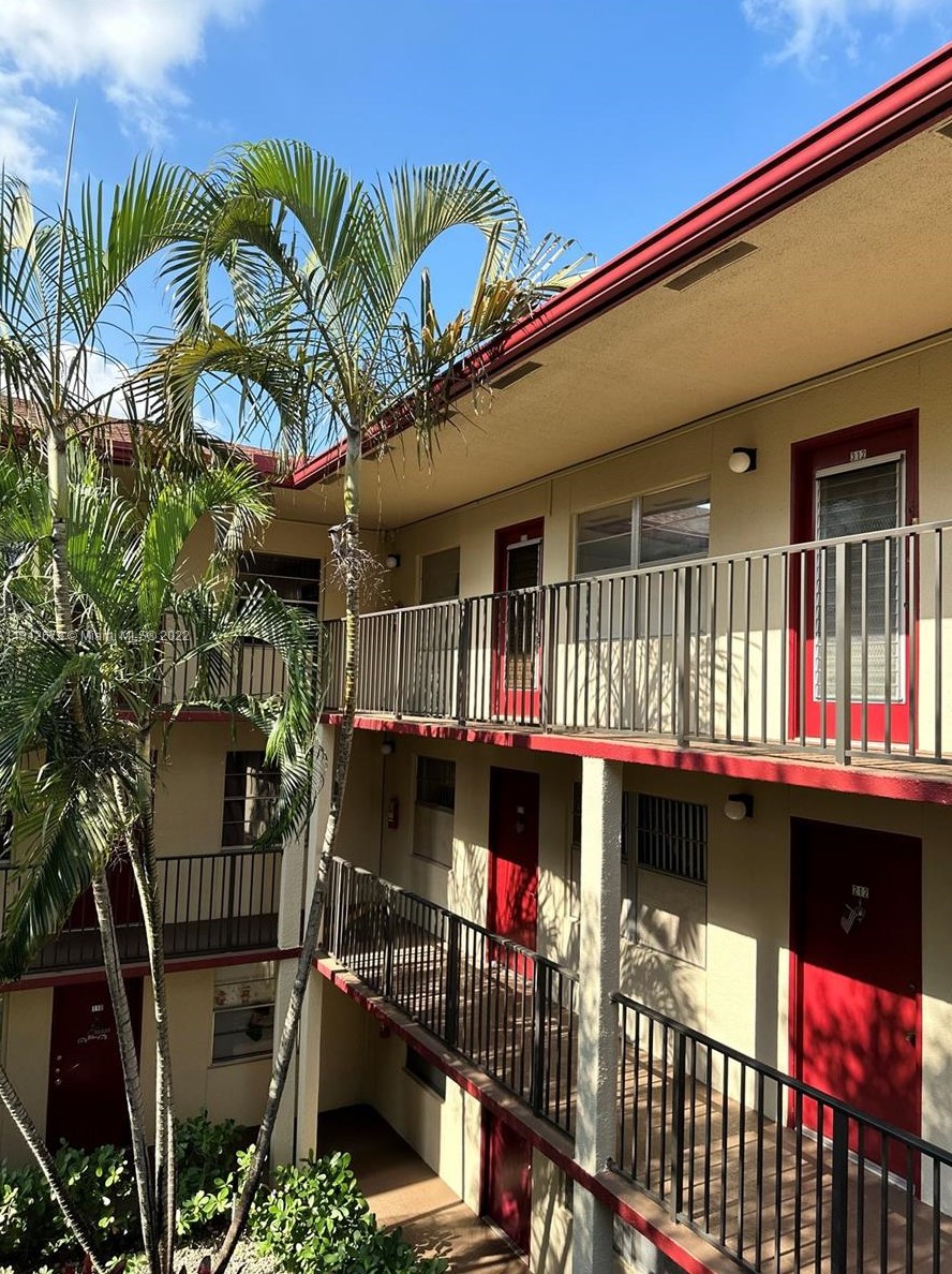 200 Sw 132nd Way #311l, Hollywood, FL