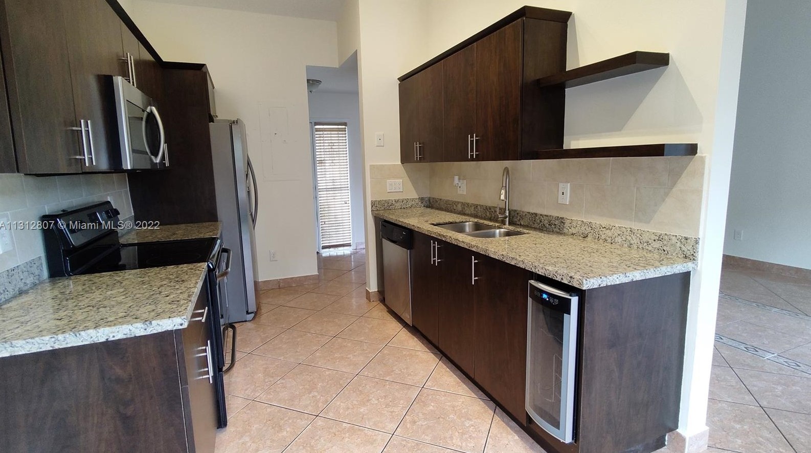 980 212th Ter, Miami FL 33179-1160 exterior