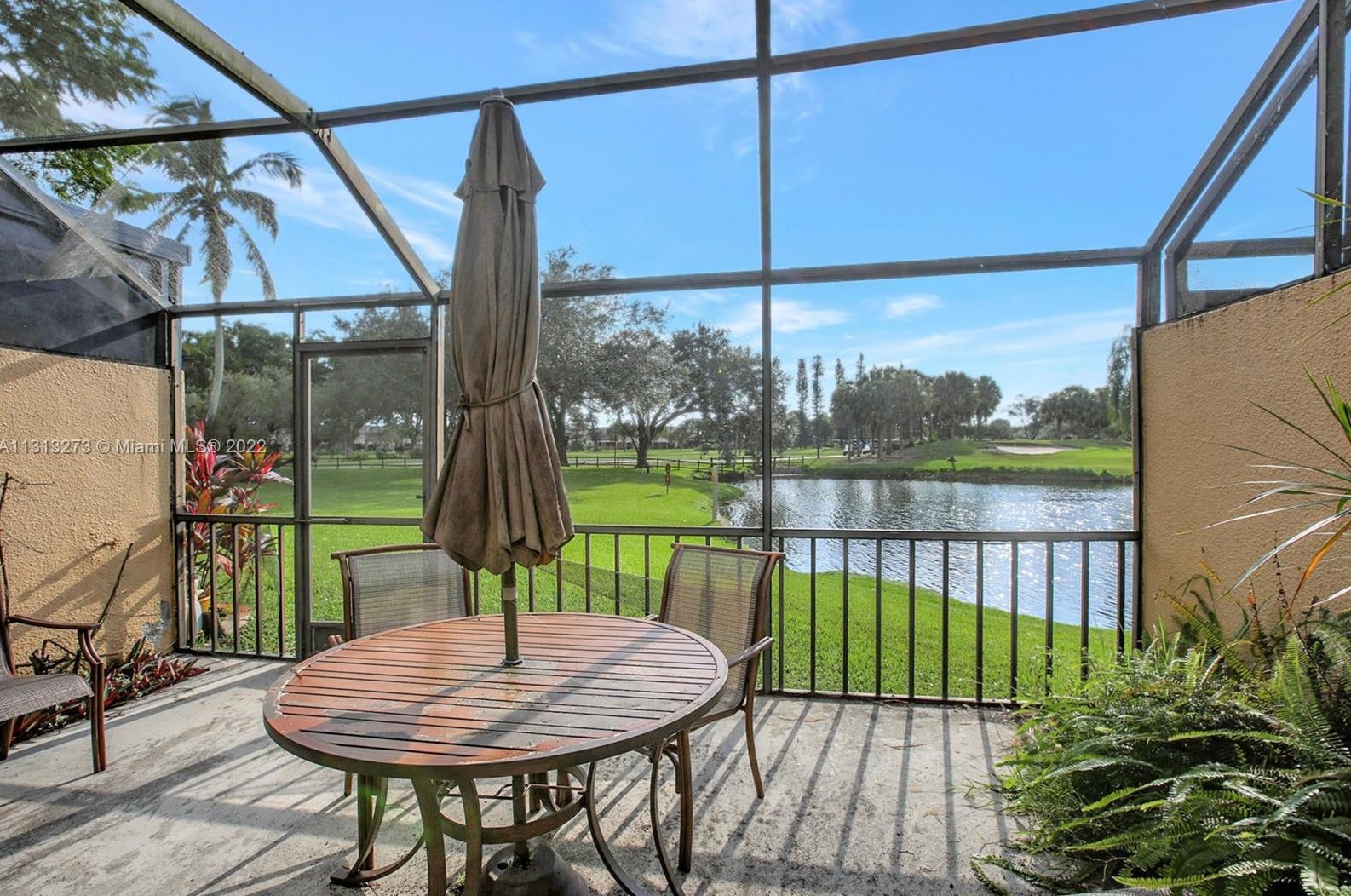 10780 Golfview Dr, Hollywood, FL 33026-3138
