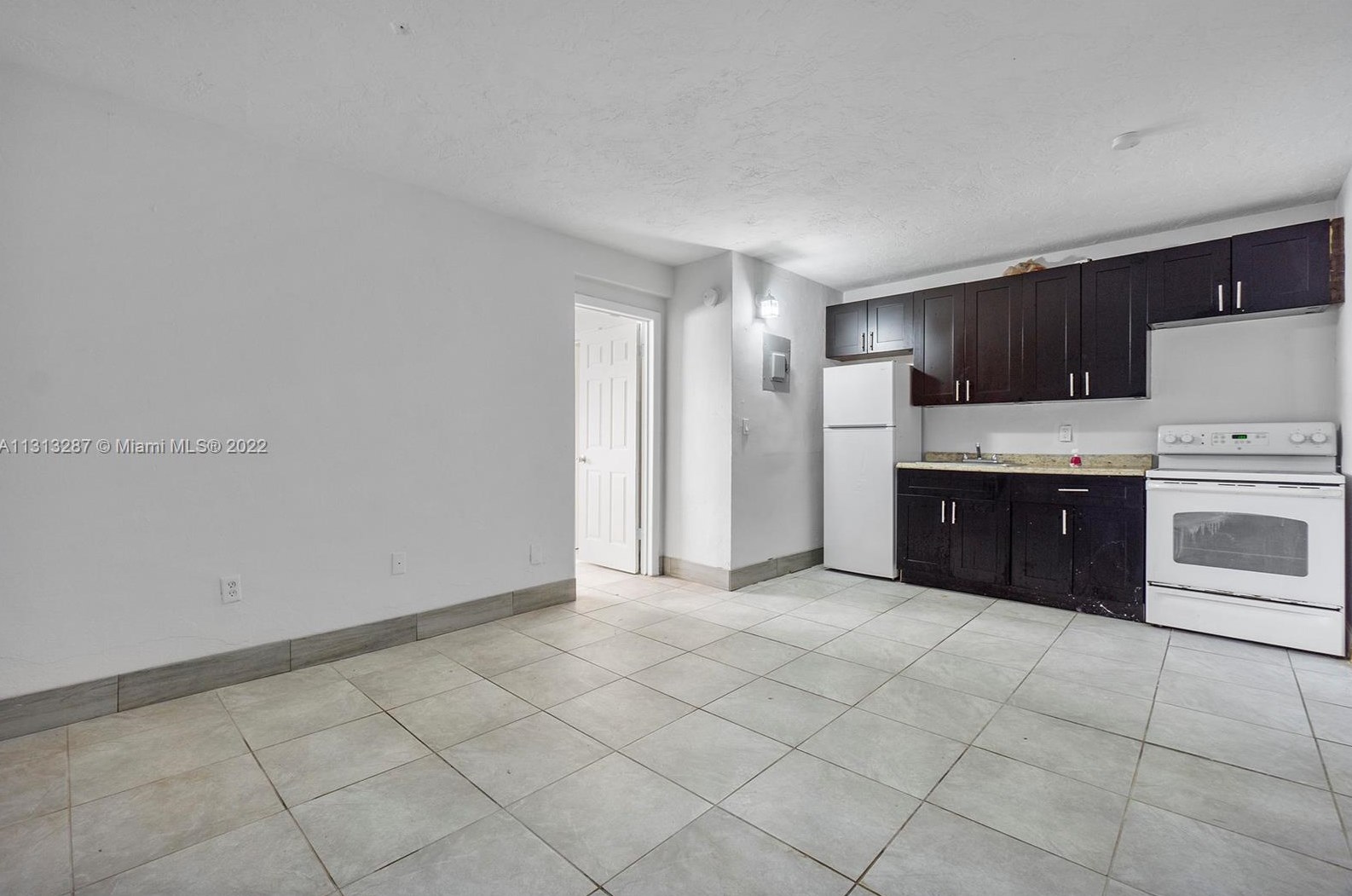 332 Sw 3rd St #15, Belle Glade, FL 33430