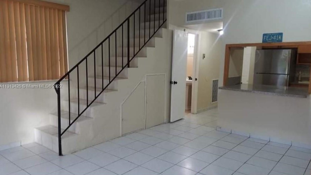 1255 W 53rd St #404, Hialeah, FL 33012