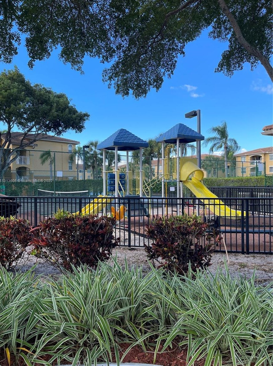 9630 Nw 2nd St #6-206, Hollywood, FL 33024