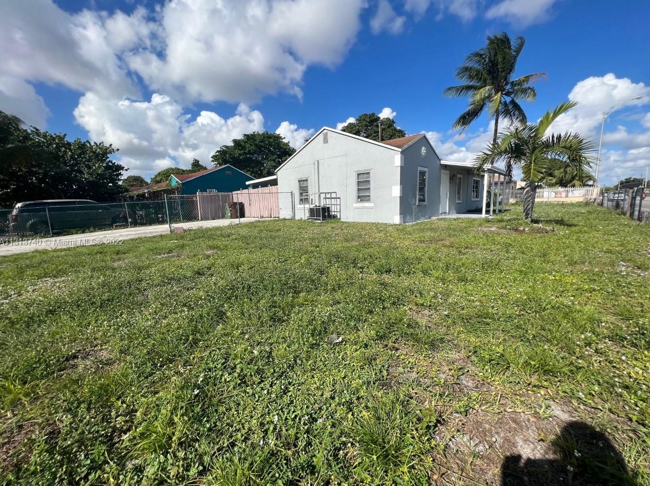 120 Se 8th Ave, Hialeah, FL 33010