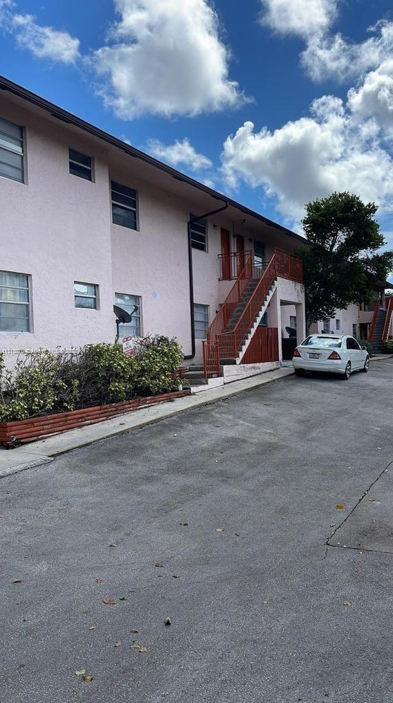 2920 Pierce St #3, Hollywood, FL 33020