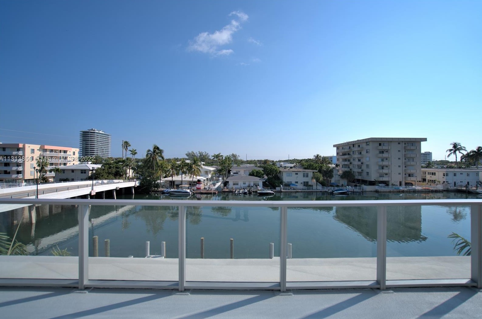 8425 Crespi Blvd #302, Miami, FL 33141