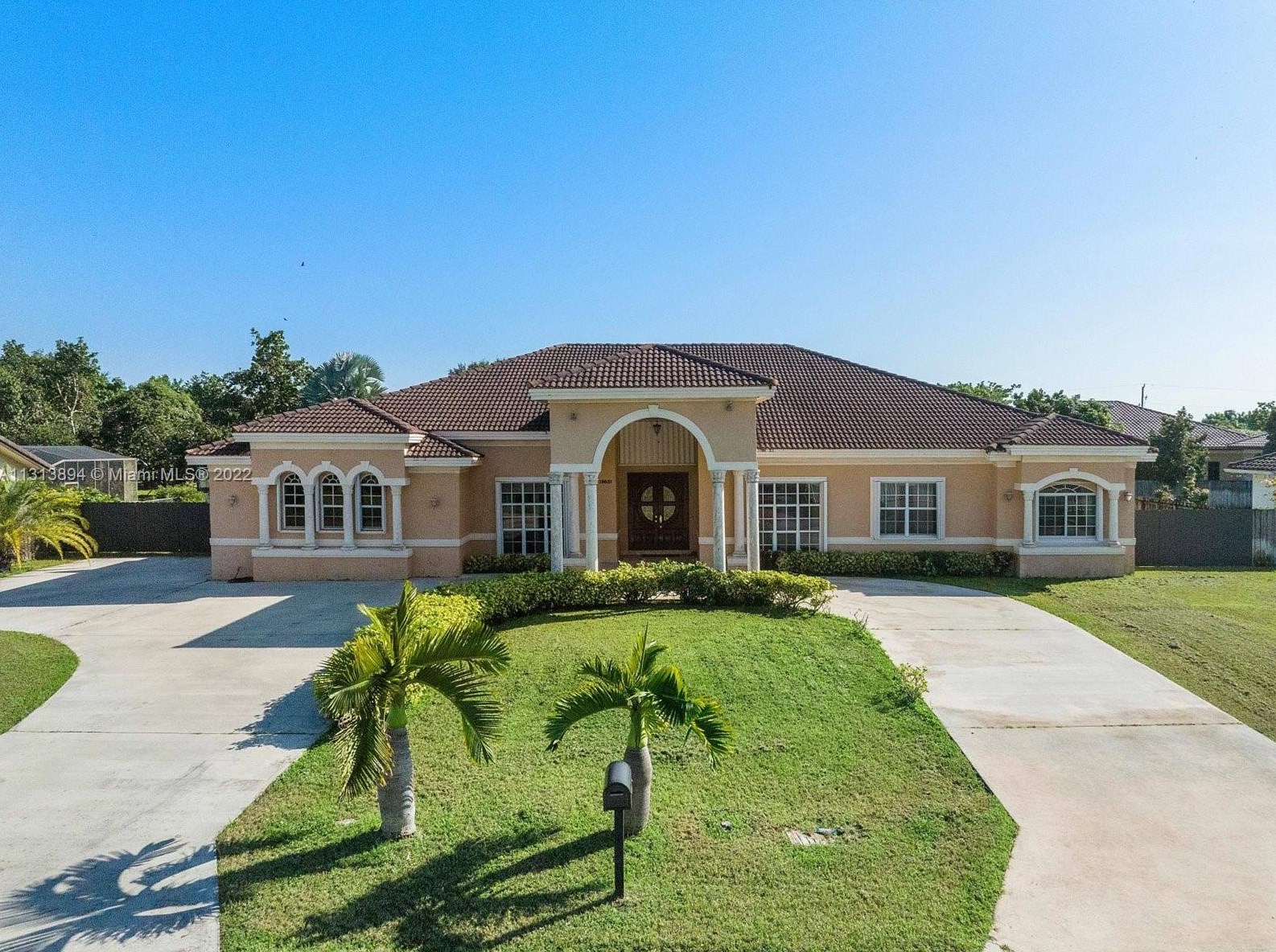 19551 134th Ct, Miami, FL 33177-4152