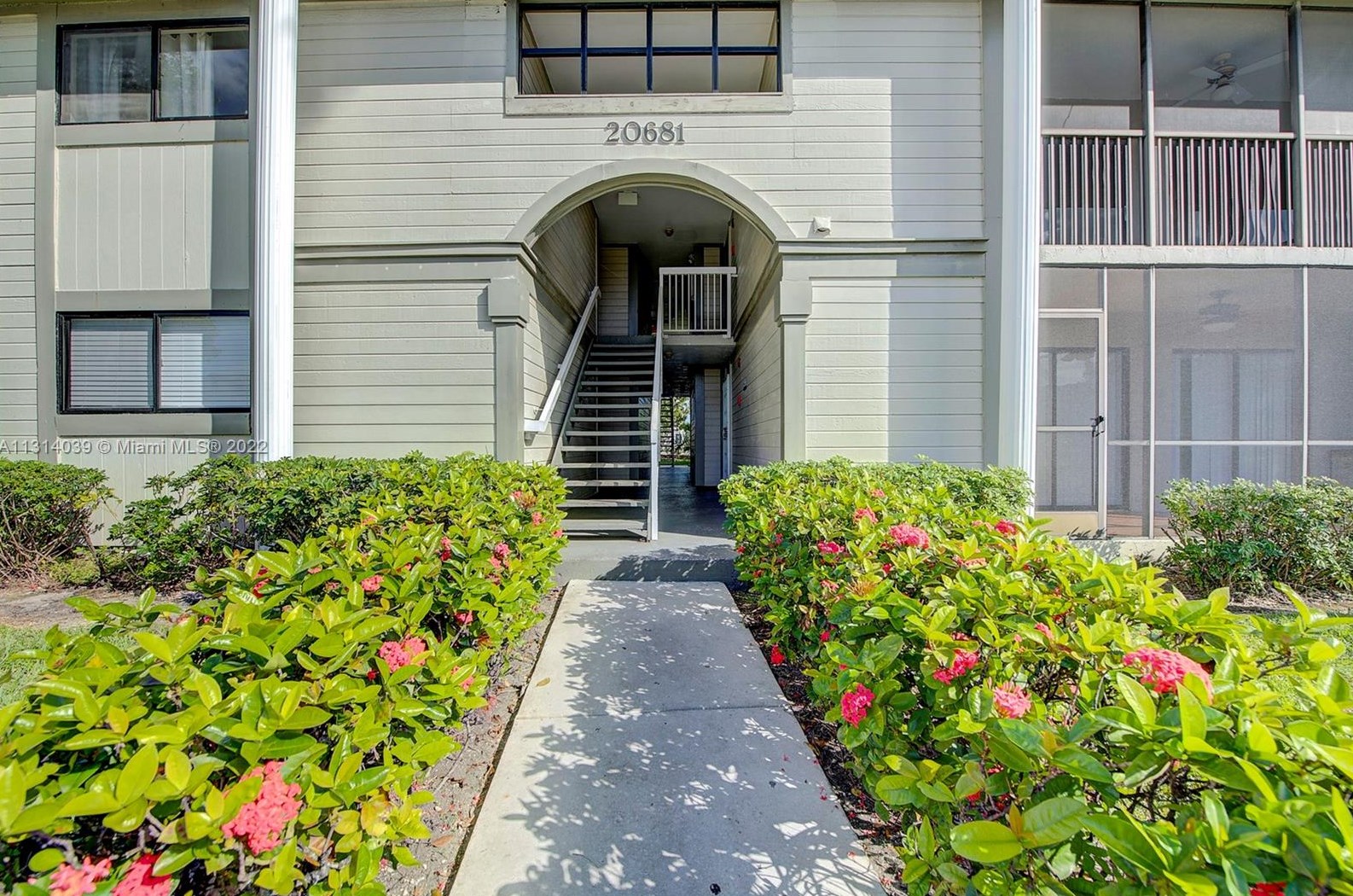 20681 Ne 4th Pl #102, Miami, FL 33179