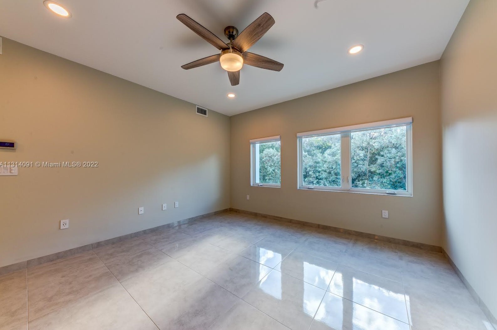 801 Capri St #403, Miami, FL 33134