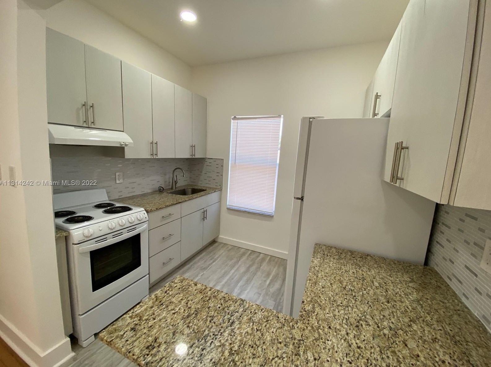 3237 Sw 4th St #9, Miami, FL 33135