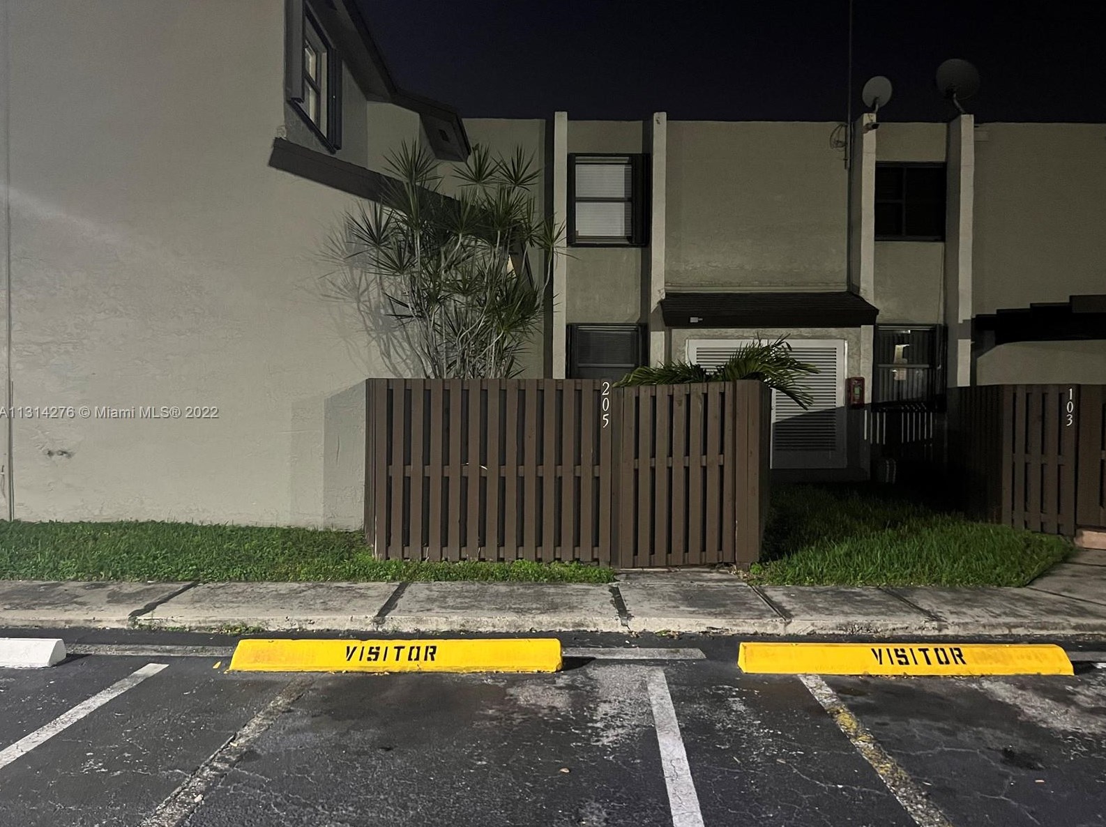 9990 Nw 9th Street Cir #205, Miami, FL 33172