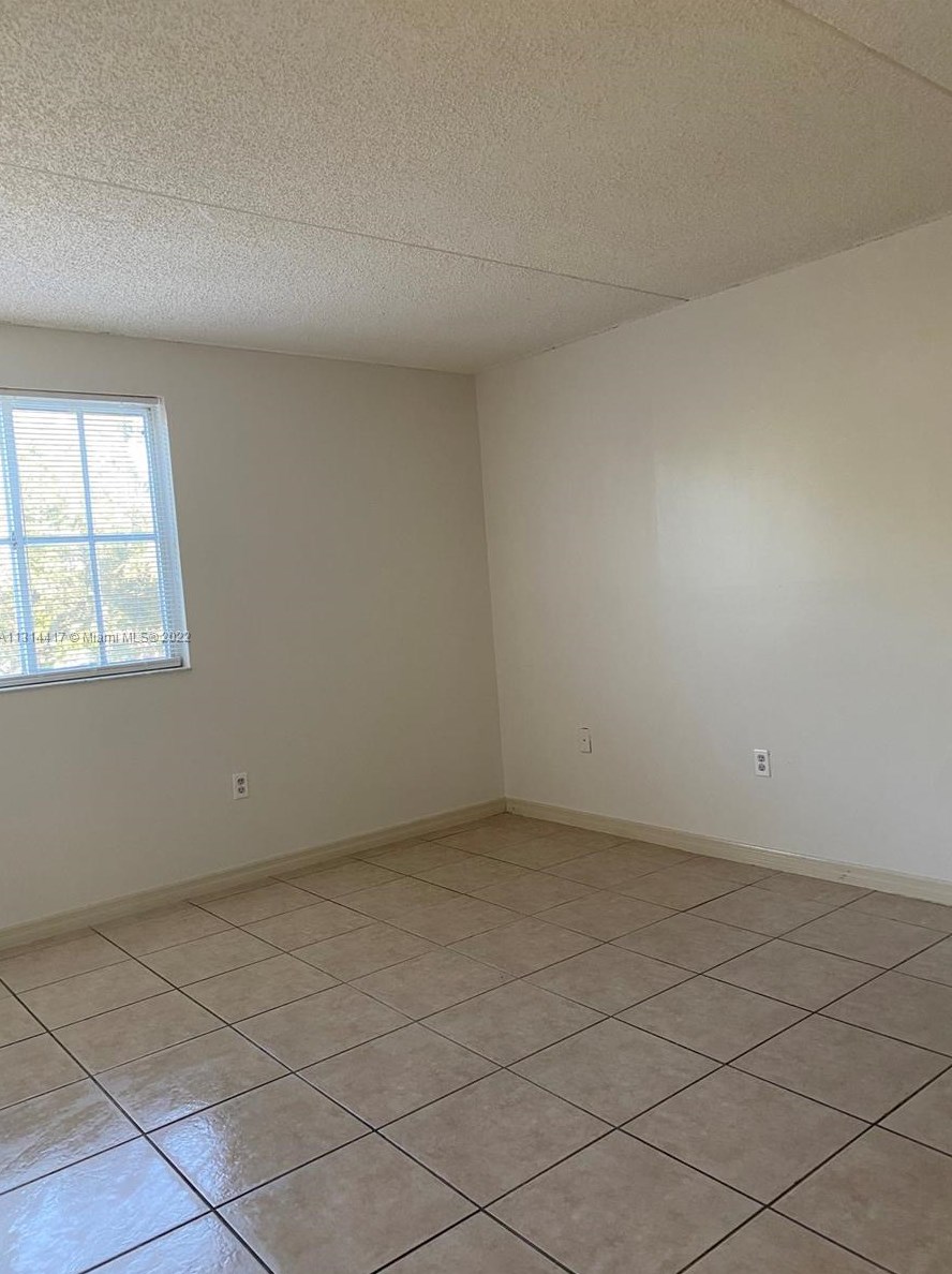 6195 Nw 186th St Apt 309, Hialeah, FL 33015