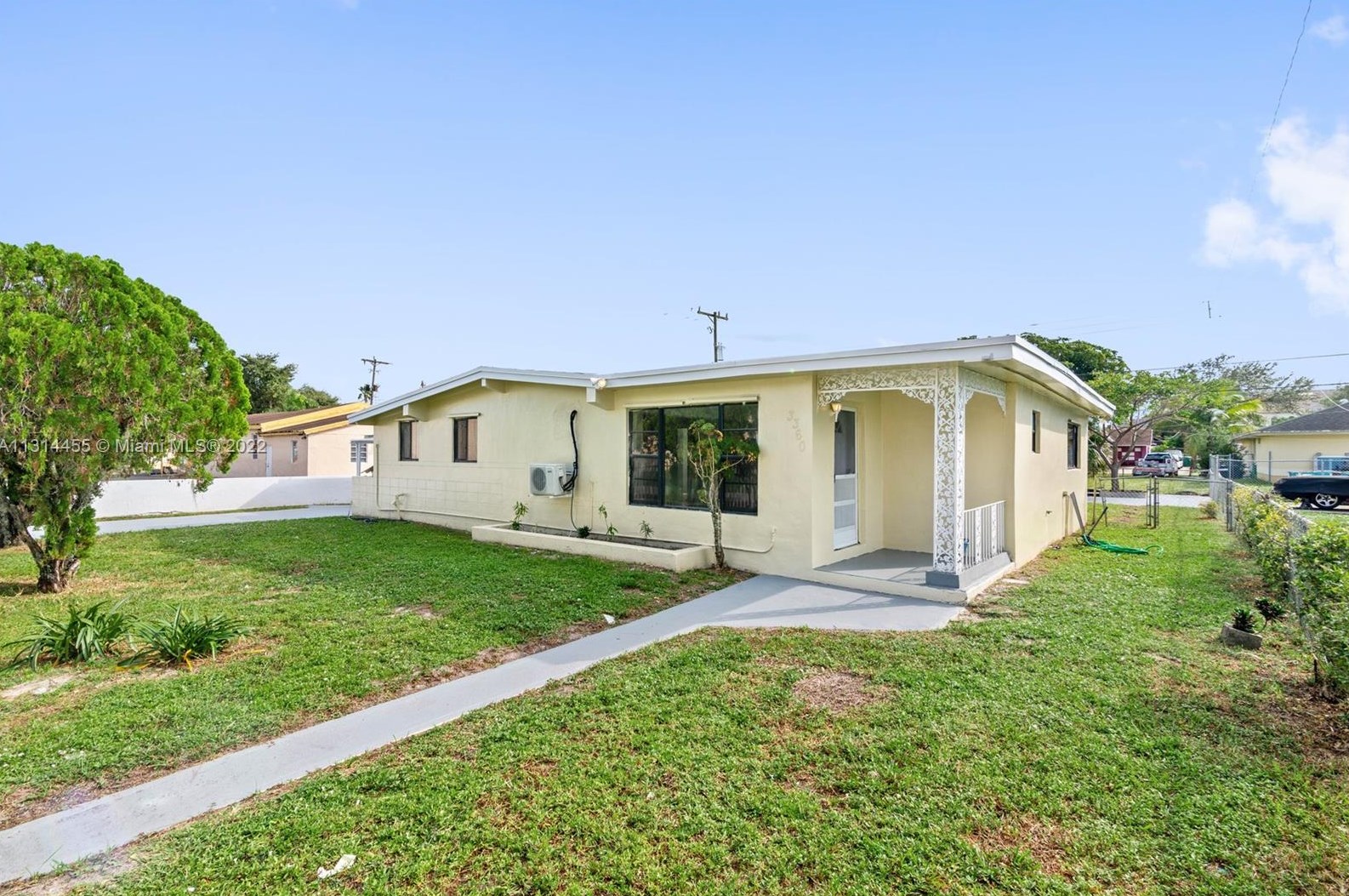 3360 215th St, Miami, FL 33056-1053