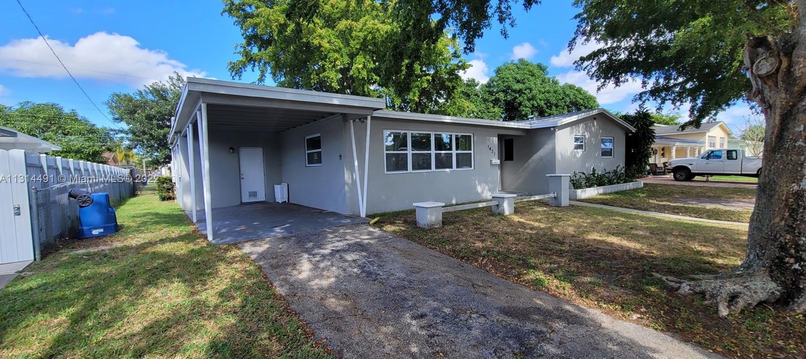 1431 175th St, Miami, FL 33162-1356