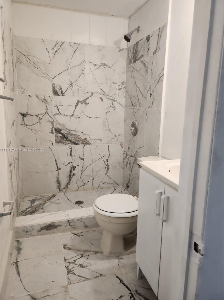 62 44th St W #a, Hialeah, FL 33012