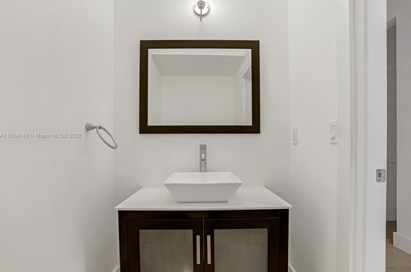 3384 Day Ave, Miami FL 33133-4902 exterior