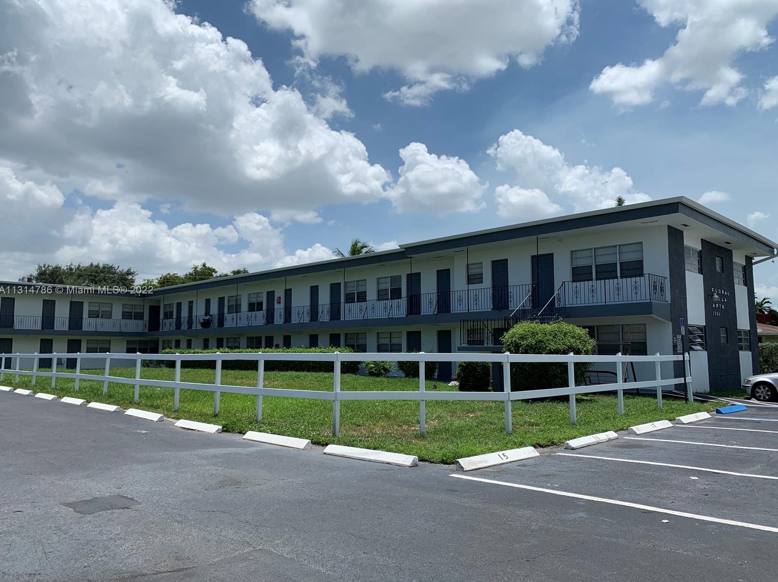 2300 Pierce St, Hollywood, FL 33020-4416