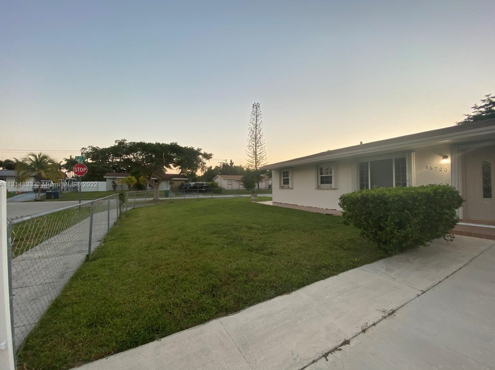 15720 Sw 101st Ave, Miami, FL 33157