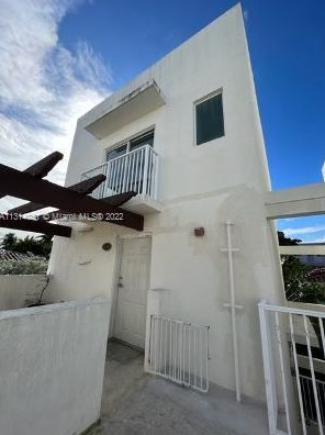 630 85th St #204, Miami, FL 33141