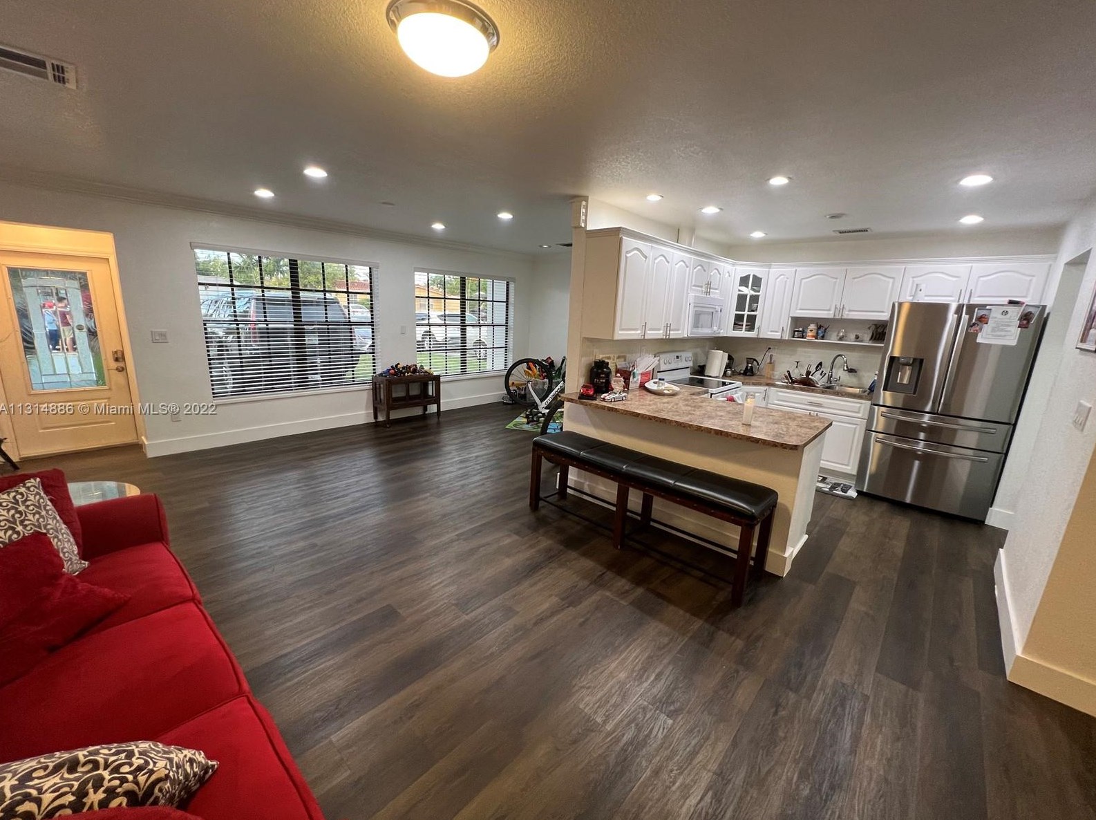 1348 60th Ter W, Hialeah, FL 33012