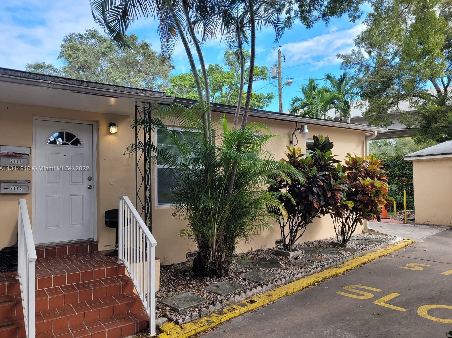 2164 Sw 26th St #2164, Miami, FL 33133