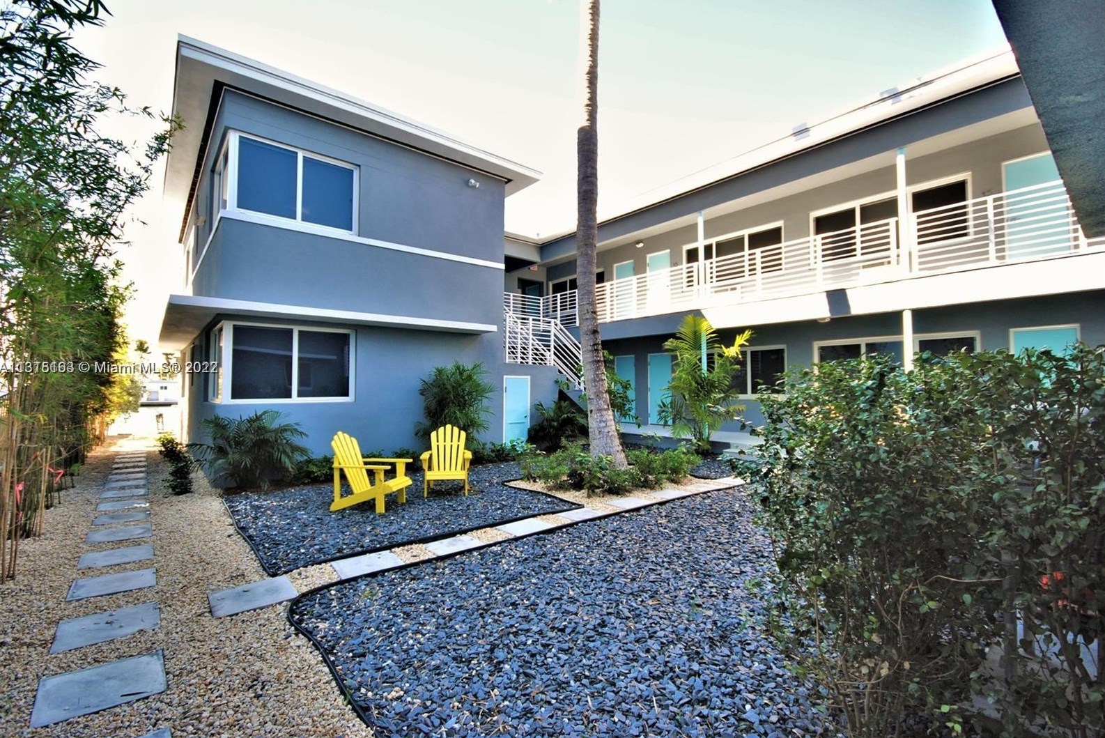 8260 Byron Ave #5, Miami, FL 33141