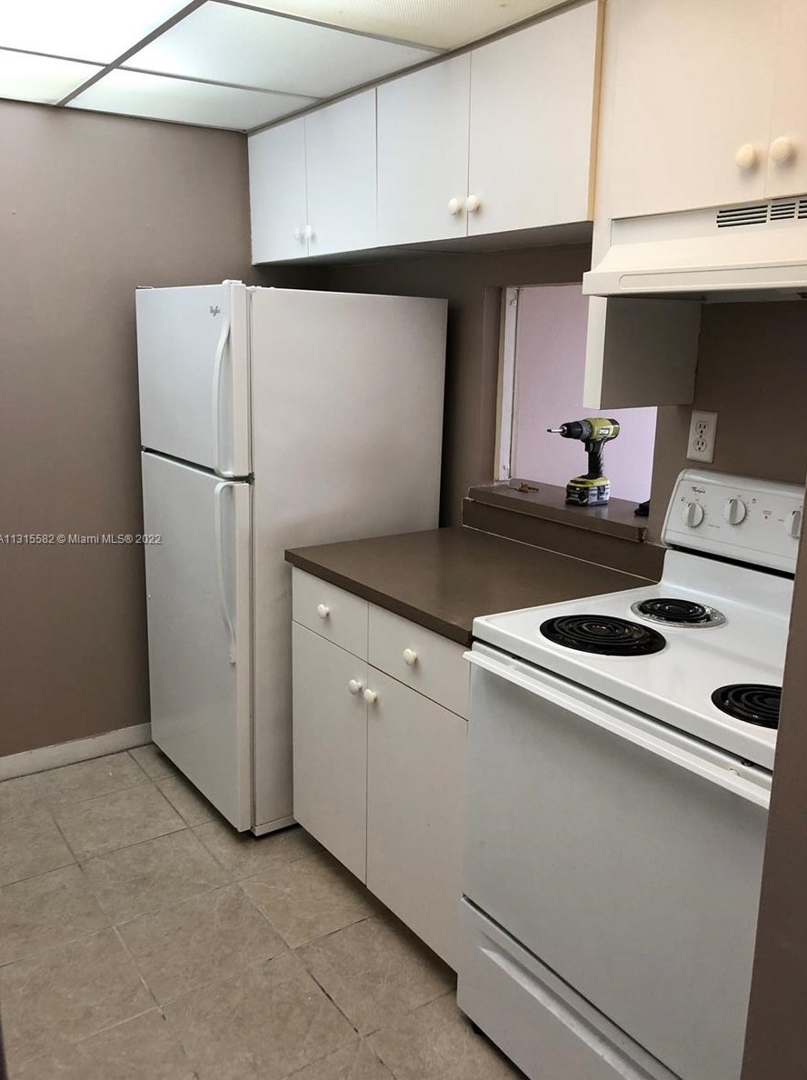 14311 N Kendall Dr #402a, Miami, FL 33186