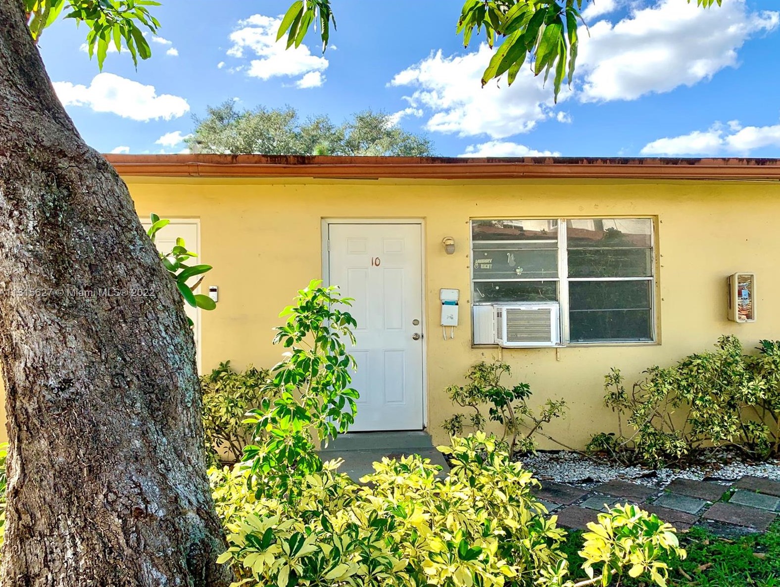 2206 Adams St #10, Hollywood, FL 33020