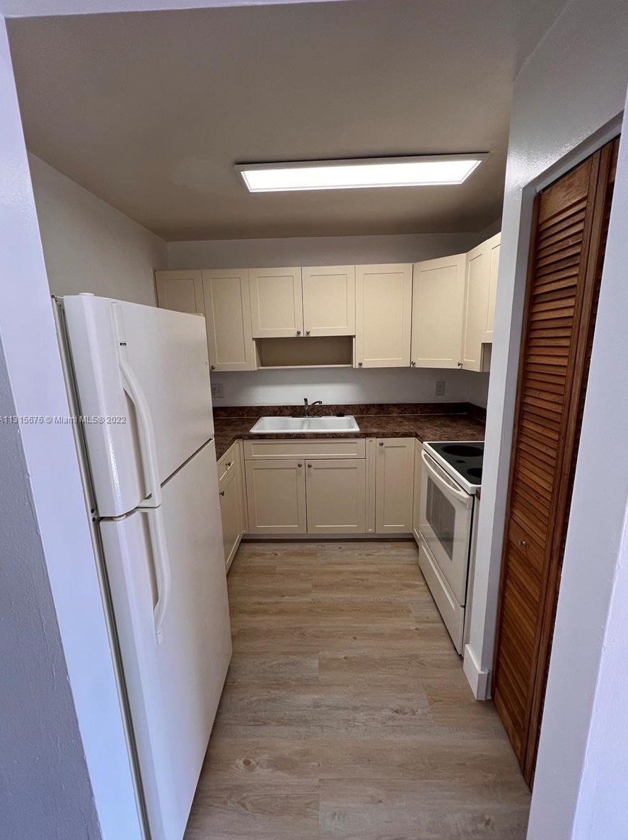 13810 Sw 112th St #208, Miami, FL 33186