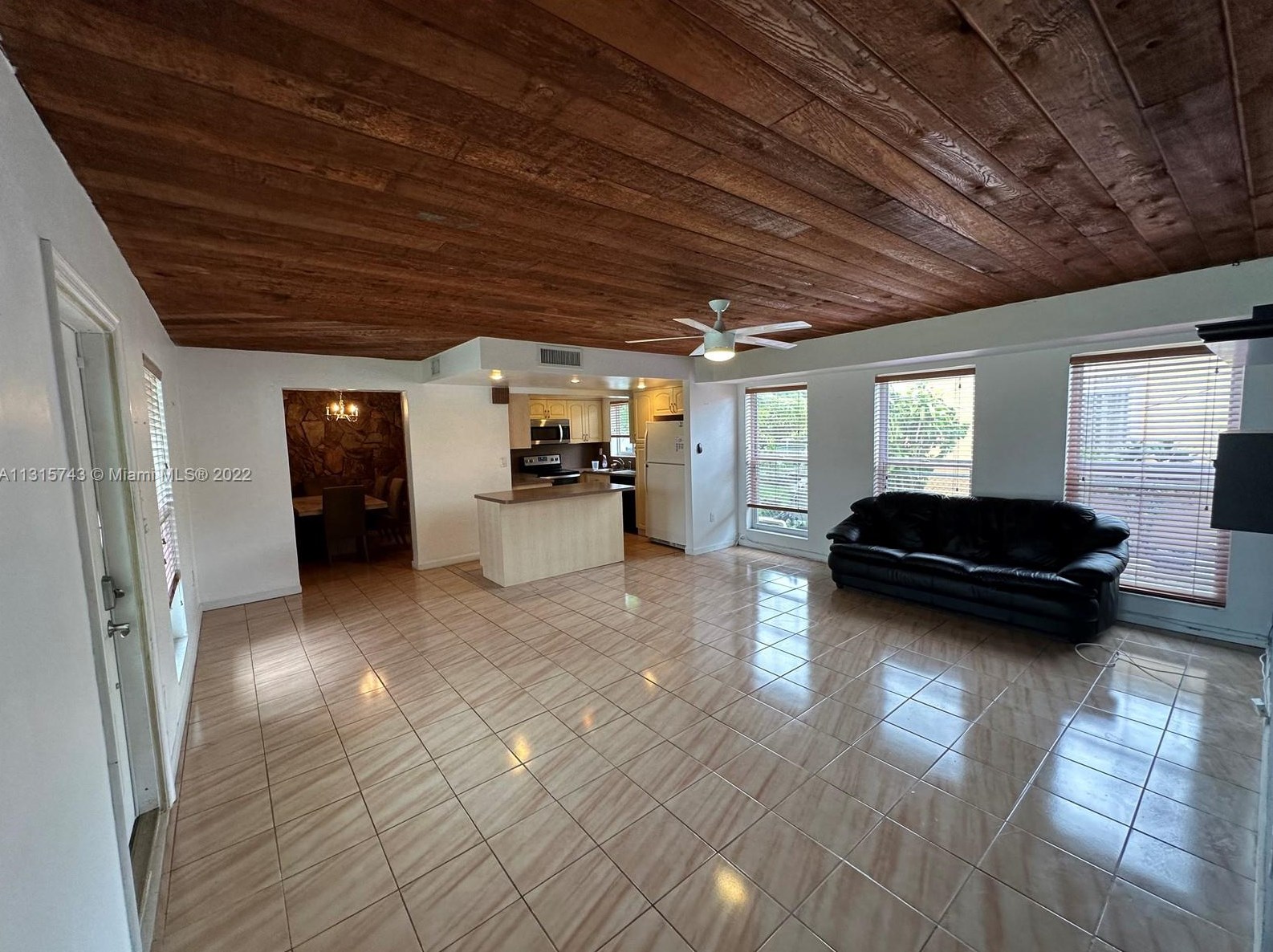 17880 Ne 13th Ave, Miami, FL 33162