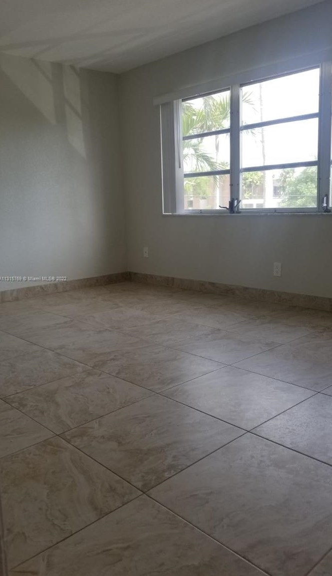 1328 Wiley St #205, Hollywood, FL 33019