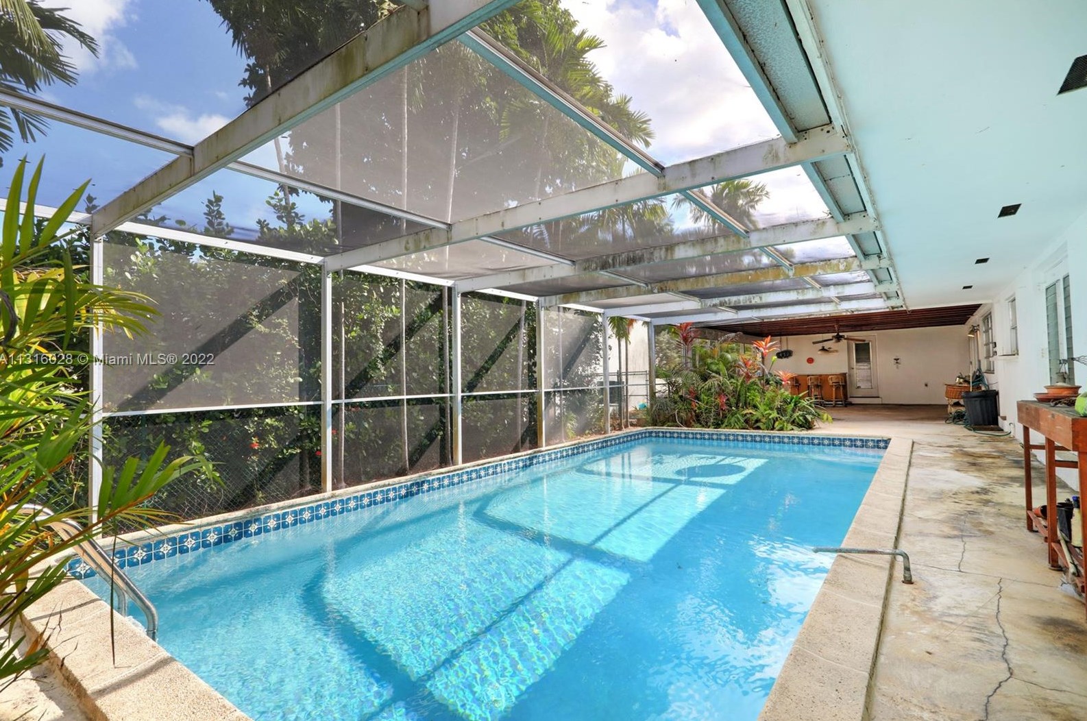 1005 95th St, Miami, FL 33138-2547