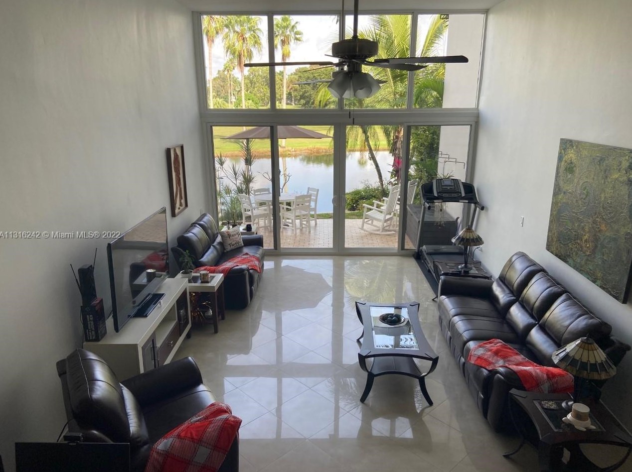 6823 Brookline Dr #6823, Hialeah, FL 33015