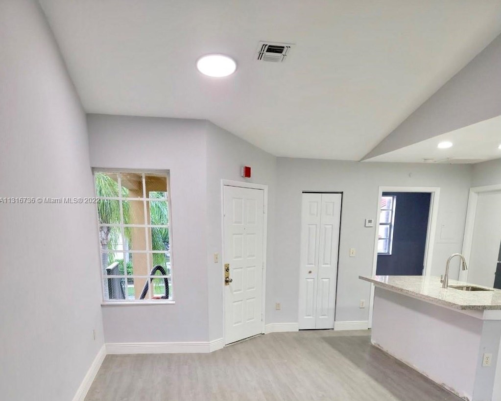 18330 Nw 68th Ave #l, Hialeah, FL