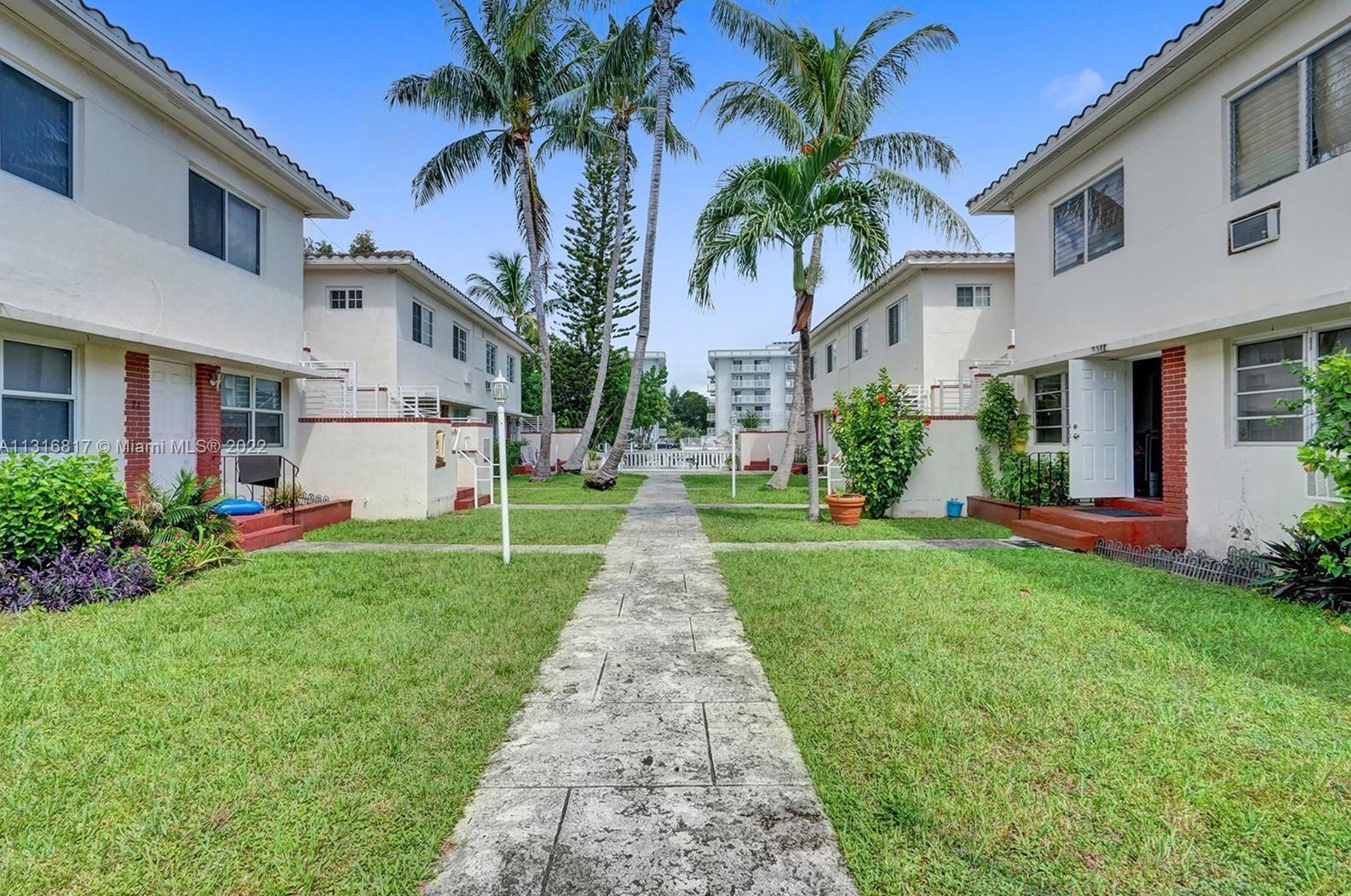 1207 Marseille Dr, Miami, FL 33141-2815