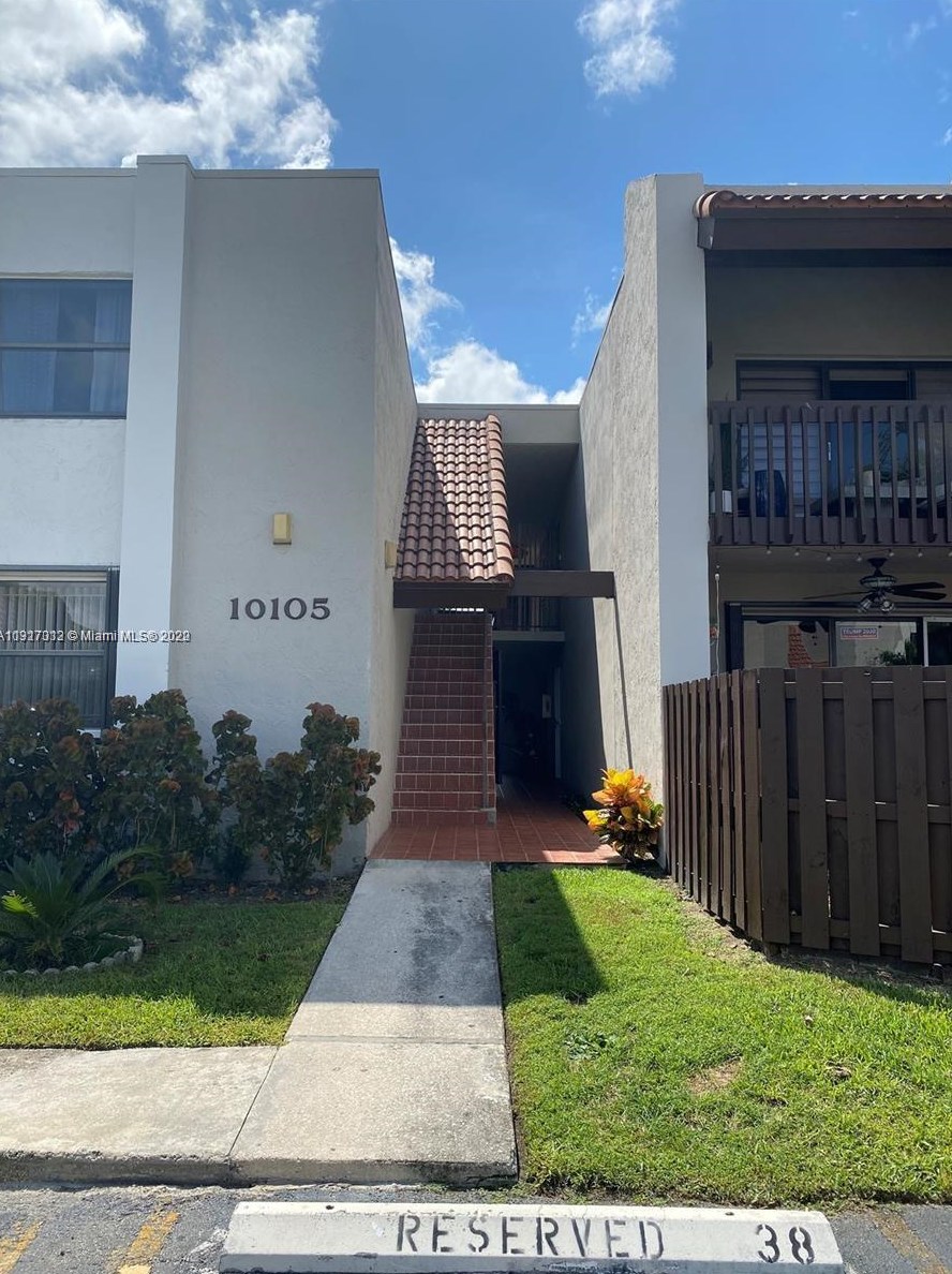 10105 Nw 9th Street Cir #9-202, Miami, FL
