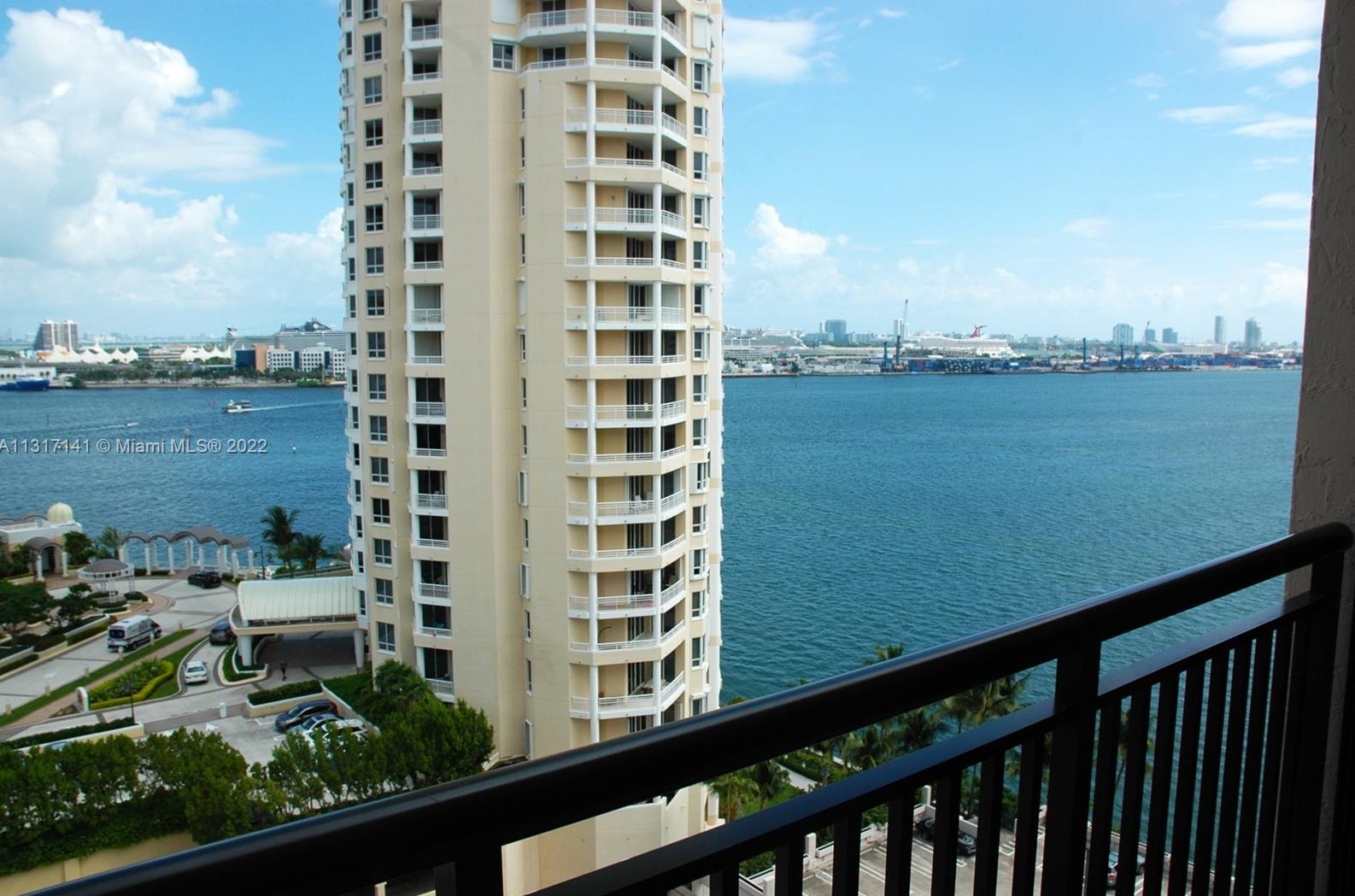 540 Brickell Key Dr #1618, Miami, FL 33131