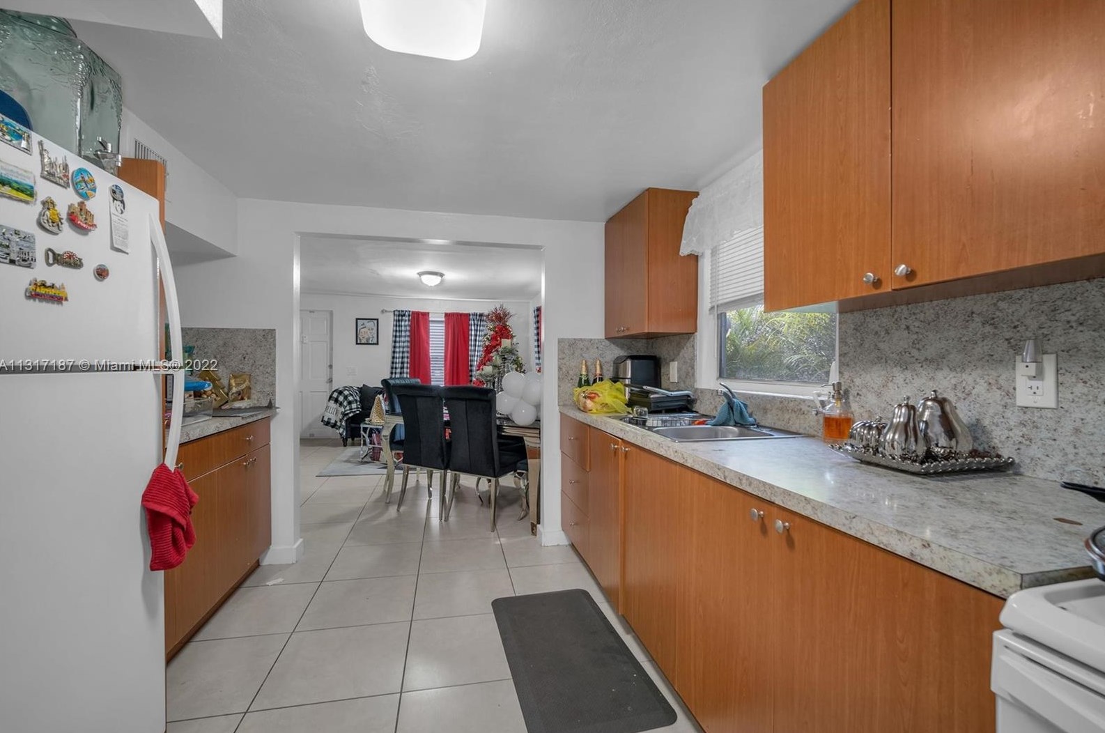 621 Glenn Pkwy, Hollywood FL 33021-5624 exterior